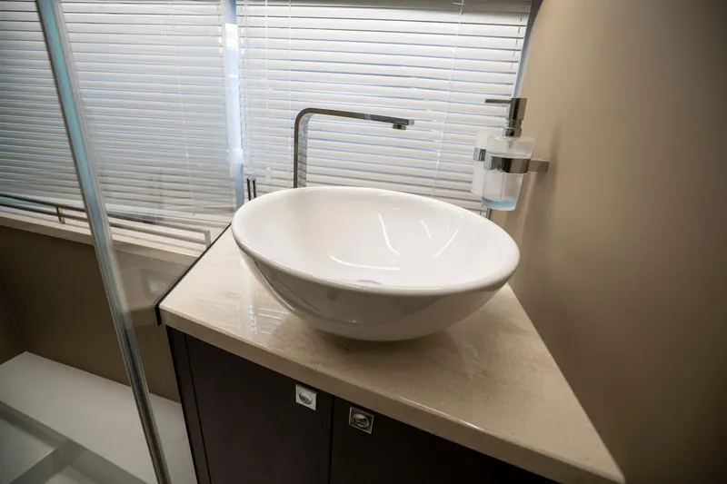 Tin Lizzie Yacht Photos Pics 