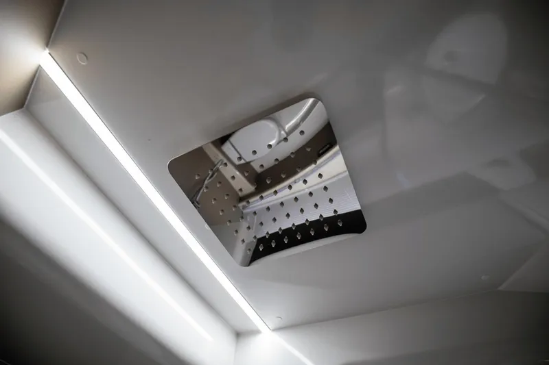 Tin Lizzie Yacht Photos Pics 