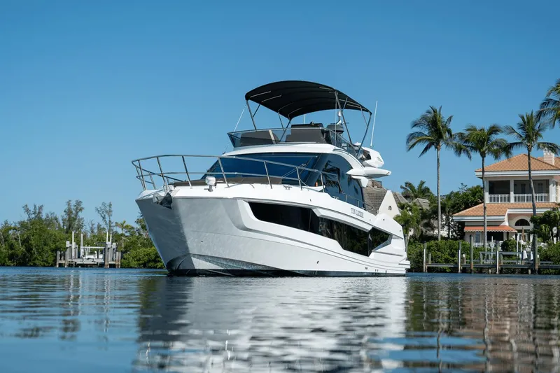 Tin Lizzie Yacht Photos Pics 