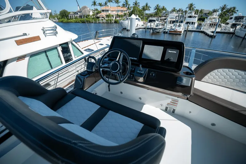 Tin Lizzie Yacht Photos Pics 