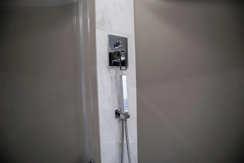 Tin Lizzie Yacht Photos Pics 