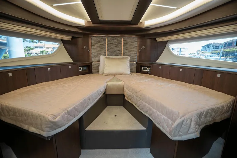 Tin Lizzie Yacht Photos Pics 