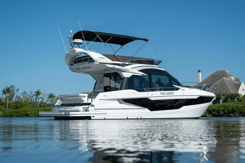 Tin Lizzie Yacht Photos Pics 