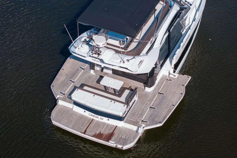 Tin Lizzie Yacht Photos Pics 