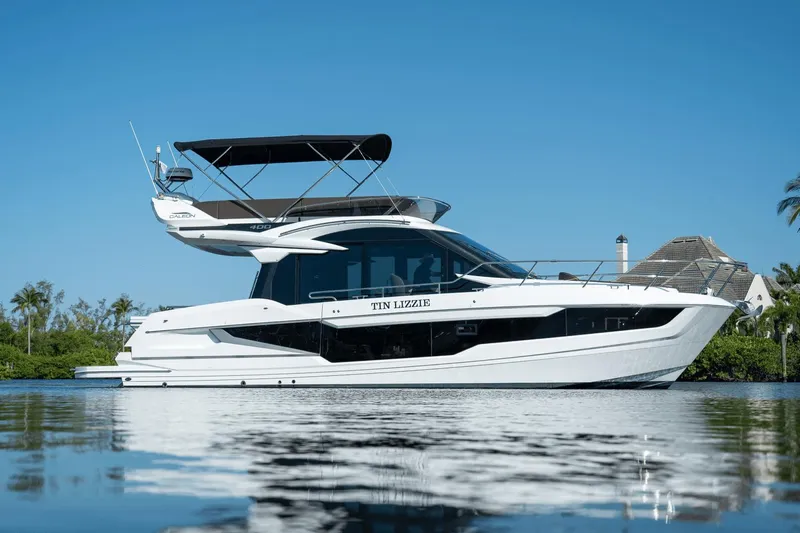 Tin Lizzie Yacht Photos Pics 