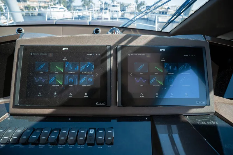 Tin Lizzie Yacht Photos Pics 