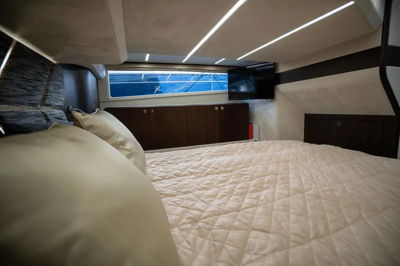 Tin Lizzie Yacht Photos Pics 