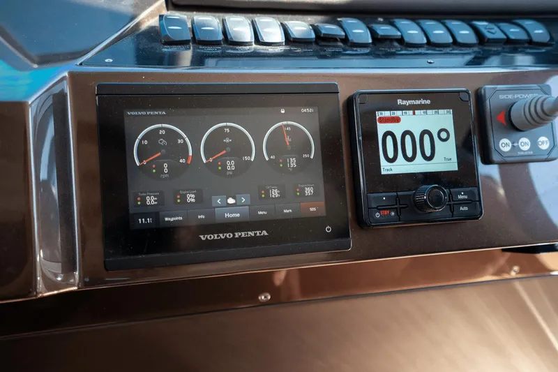 Tin Lizzie Yacht Photos Pics 