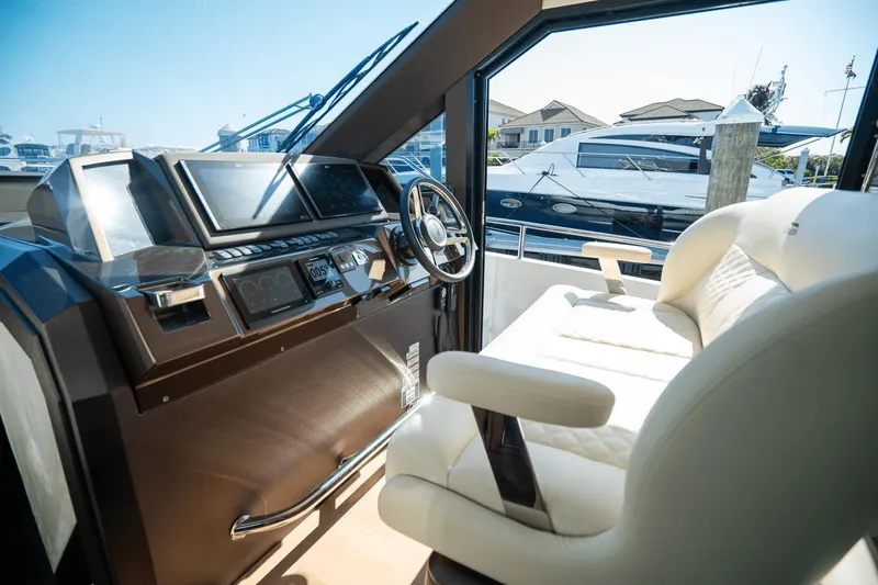 Tin Lizzie Yacht Photos Pics 