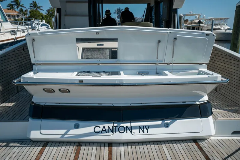 Tin Lizzie Yacht Photos Pics 