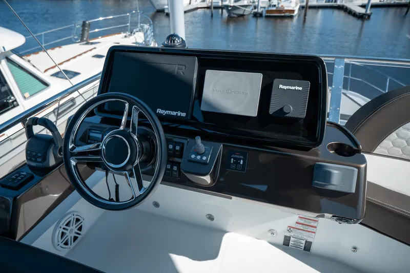 Tin Lizzie Yacht Photos Pics 