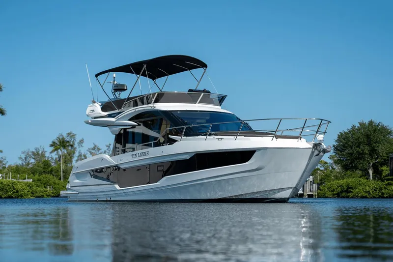 Tin Lizzie Yacht Photos Pics 