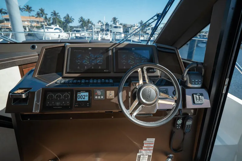 Tin Lizzie Yacht Photos Pics 