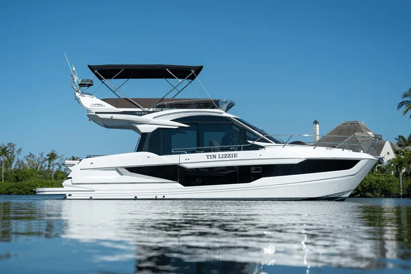 Tin Lizzie Yacht Photos Pics 