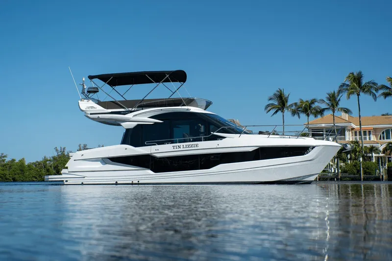 Tin Lizzie Yacht Photos Pics 