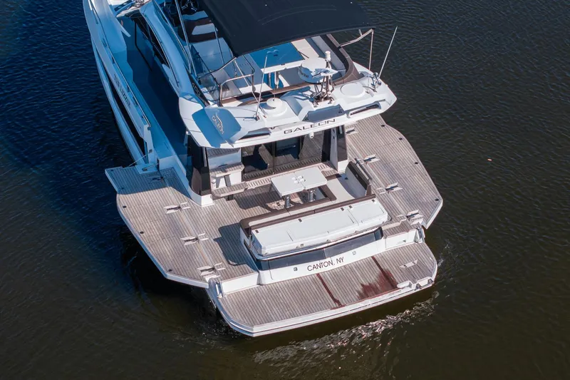 Tin Lizzie Yacht Photos Pics 