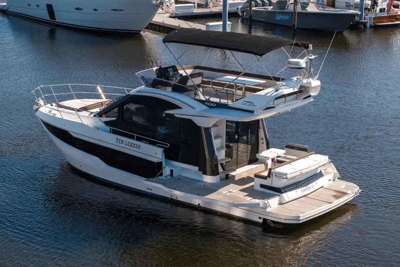 Tin Lizzie Yacht Photos Pics 