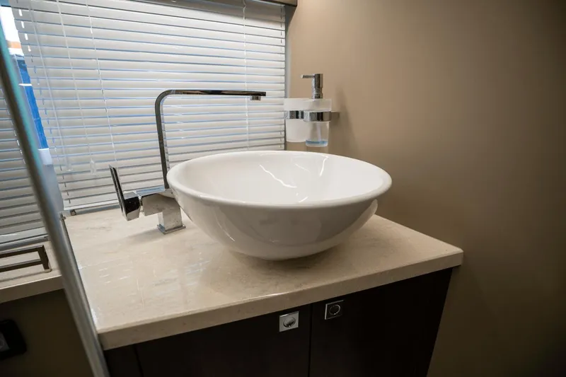 Tin Lizzie Yacht Photos Pics 