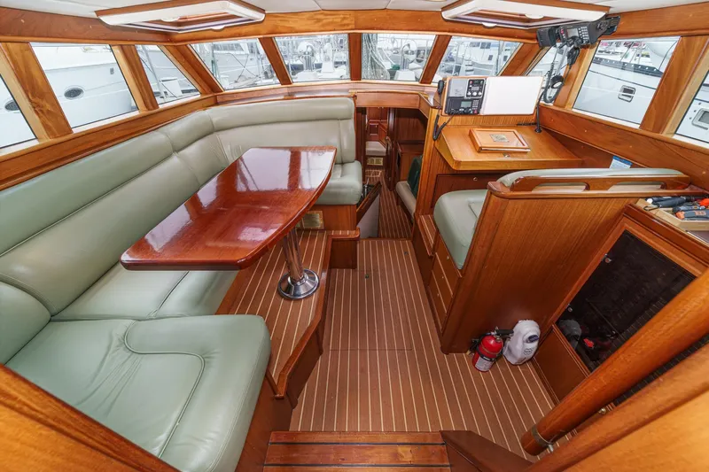 Aesclepius Yacht Photos Pics Roomy salon