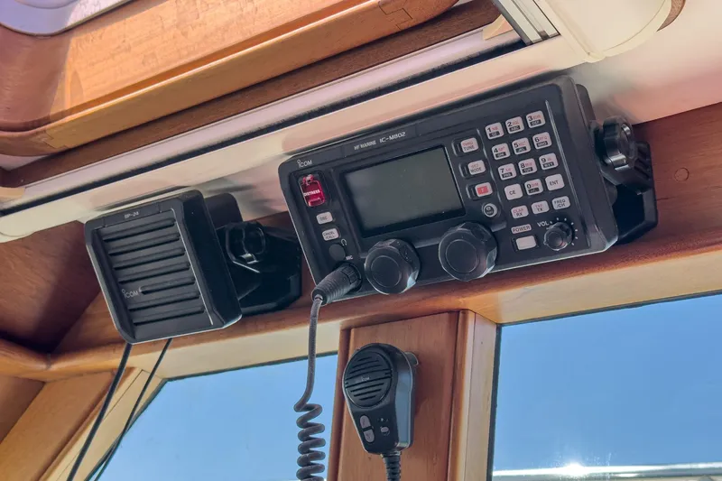 Aesclepius Yacht Photos Pics Marine radio equipment