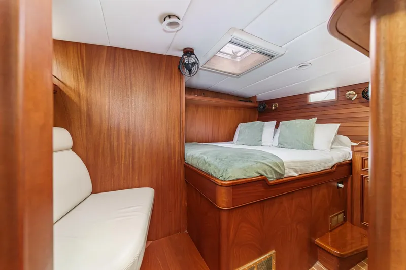 Aesclepius Yacht Photos Pics Aft stateroom