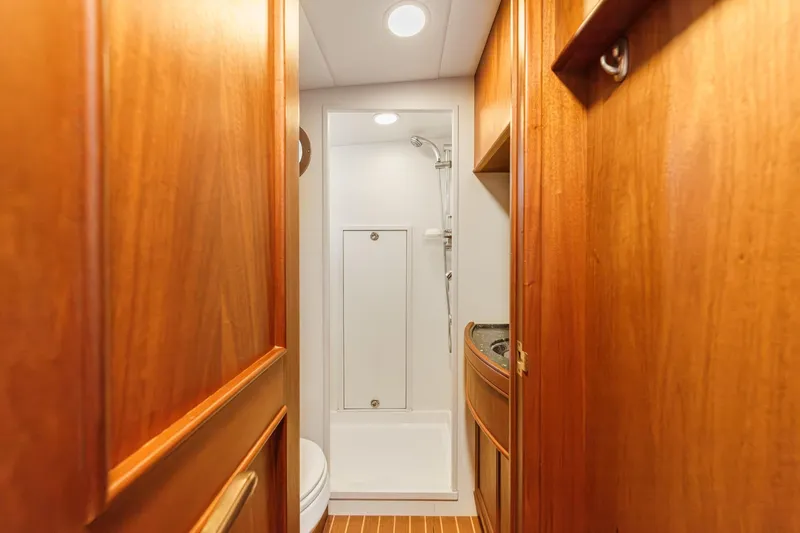 Aesclepius Yacht Photos Pics Aft head