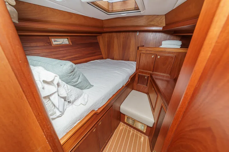 Aesclepius Yacht Photos Pics Forward stateroom