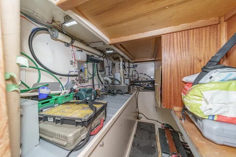 Aesclepius Yacht Photos Pics Engine room