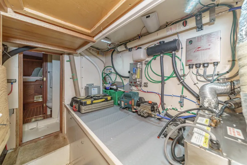 Aesclepius Yacht Photos Pics Engine room