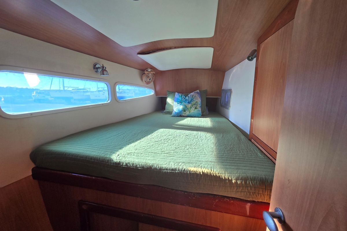 2006 Dolphin 46 