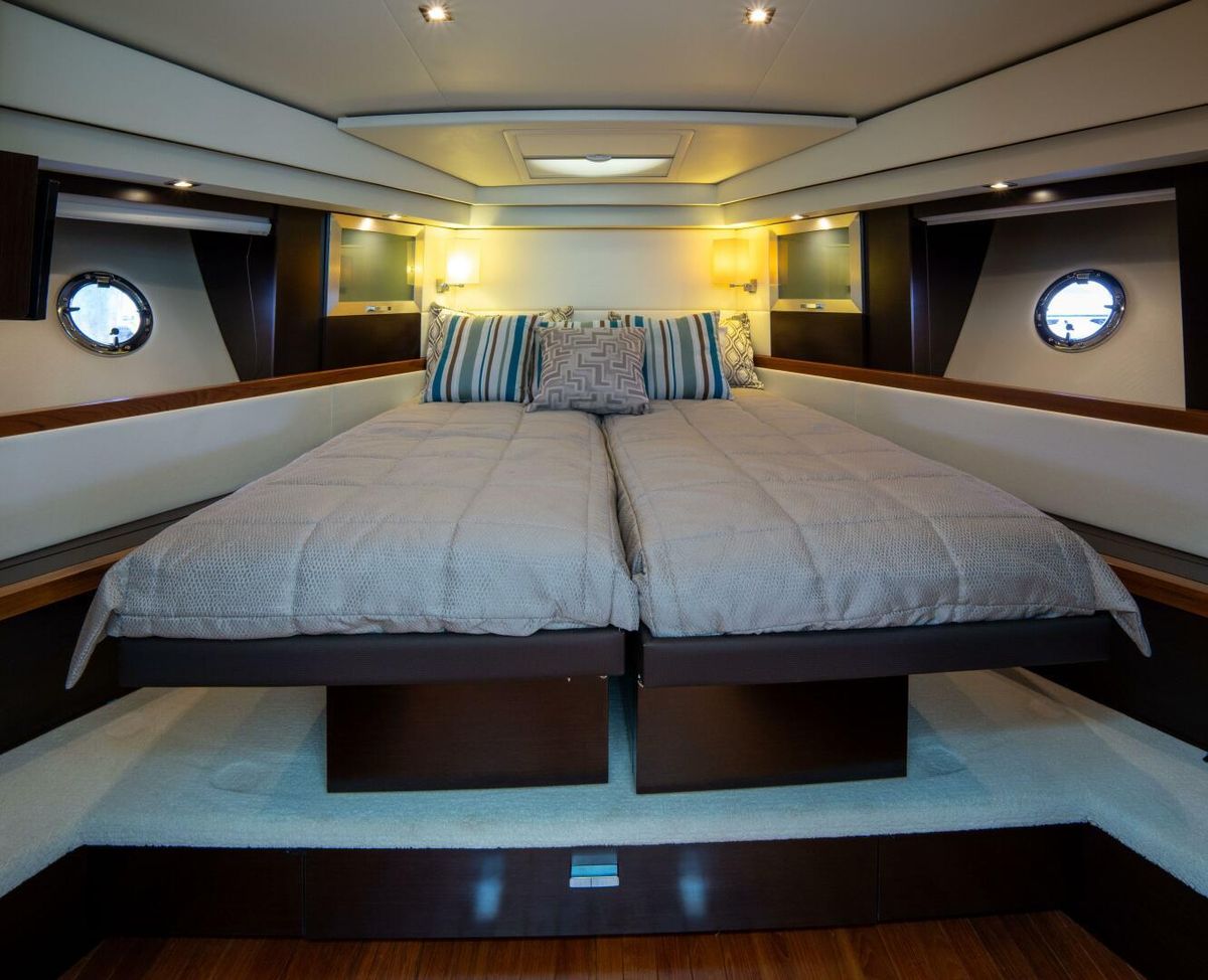 2017 Tiara Yachts 53 