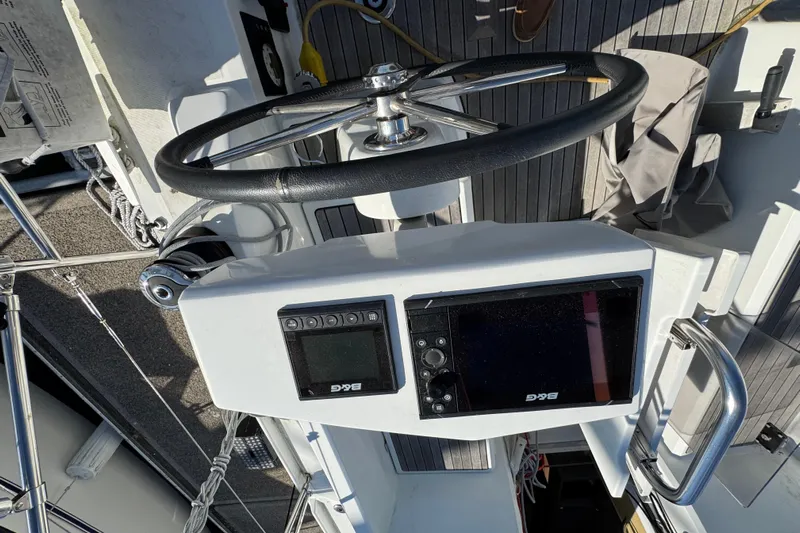 Kaifu Yacht Photos Pics Steering wheel and navigation system on 2020 Beneteau Oceanis 30.1 sailboat.