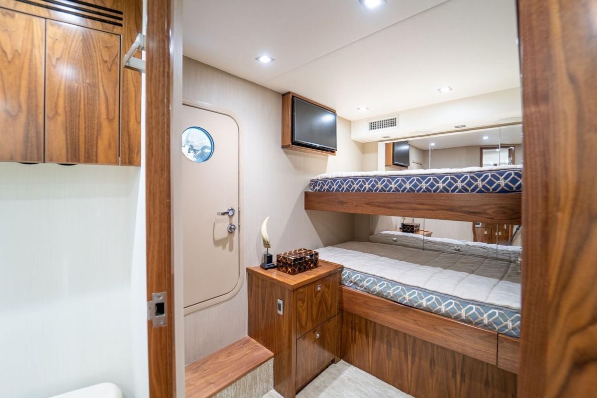 2018 Viking 72 