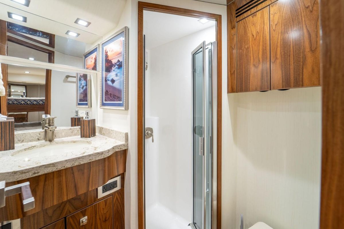 2018 Viking 72 