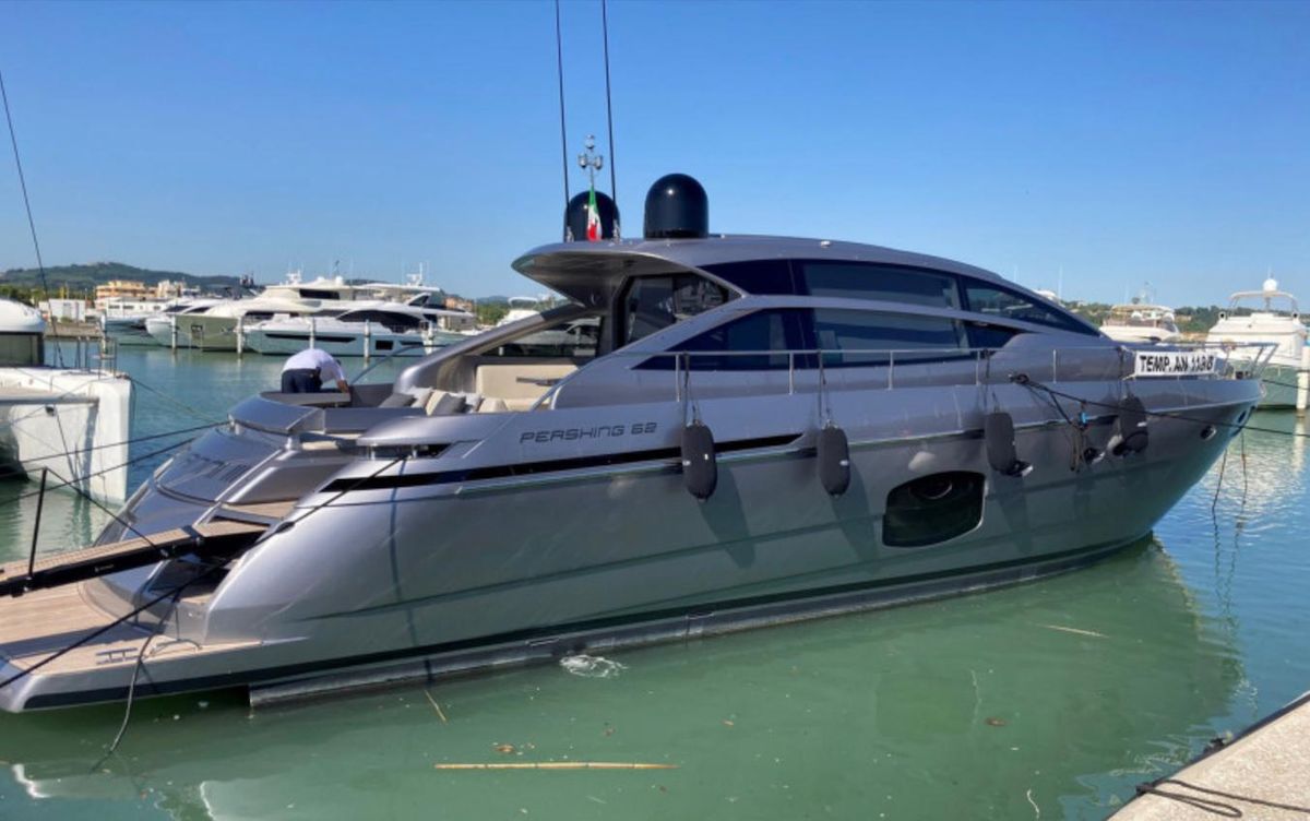 2020 Pershing 65 