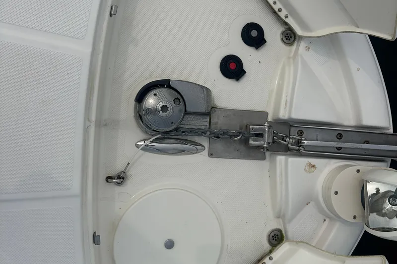  Yacht Photos Pics 2009 Meridian 441 Sedan boat deck with anchor chain and winch system.