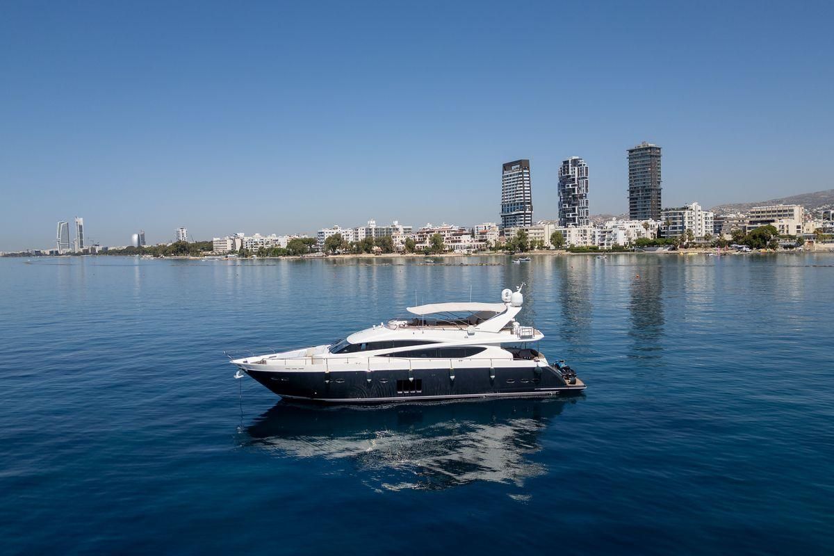 2010 Princess 85 