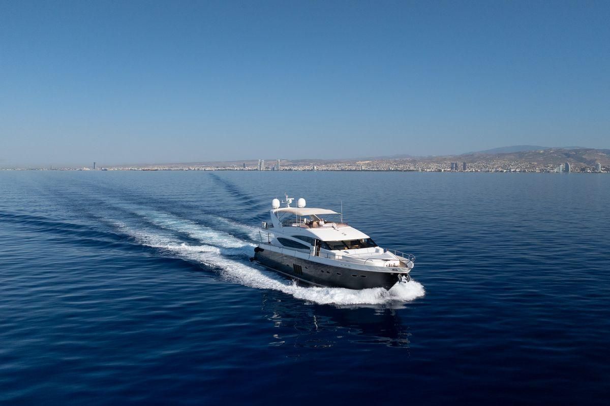 2010 Princess 85 