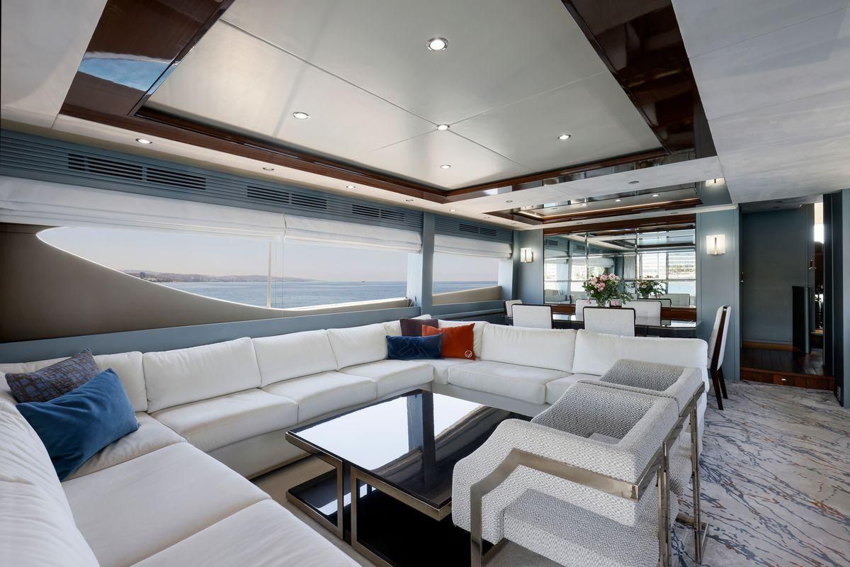 2010 Princess 85 