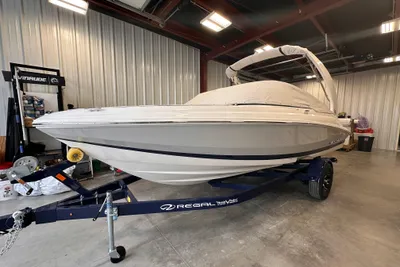 Regal 2000 ES