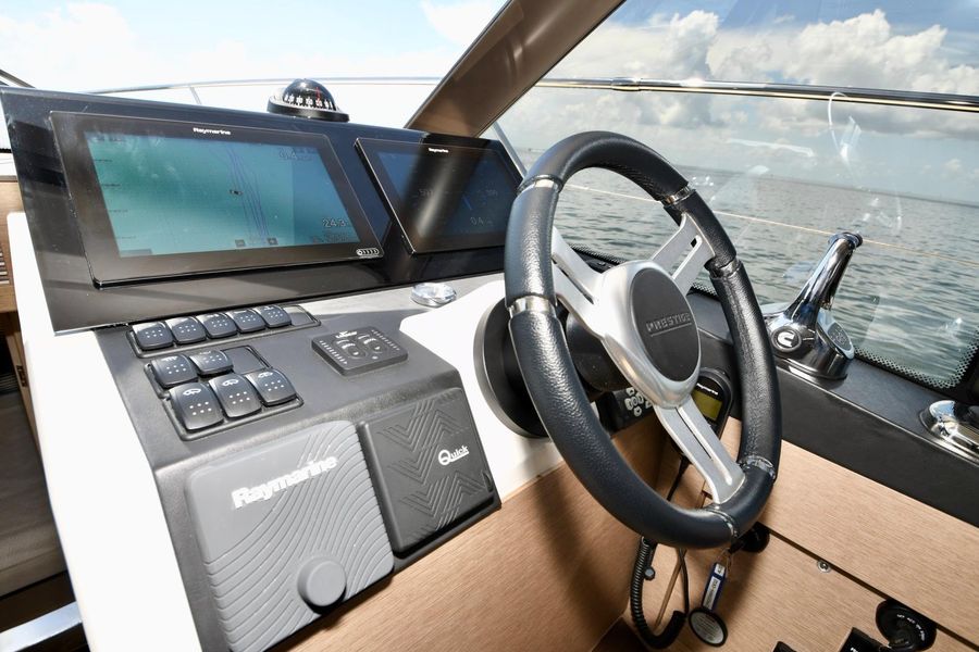 2020 Prestige 420 Flybridge