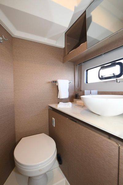 2020 Prestige 420 Flybridge