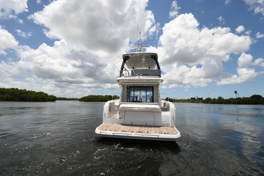 2020 Prestige 420 Flybridge