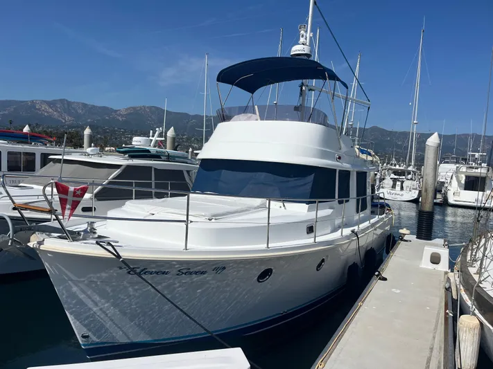 Eleven Seven Yacht Photos Pics 