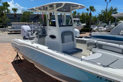 NauticStar 251 Hybrid