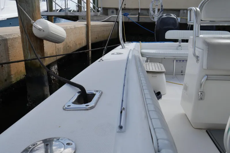 Finale Yacht Photos Pics 2004 Venture -stbd