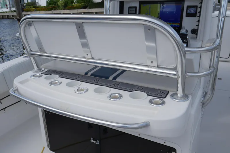 Finale Yacht Photos Pics 2004 Venture - Leaning post