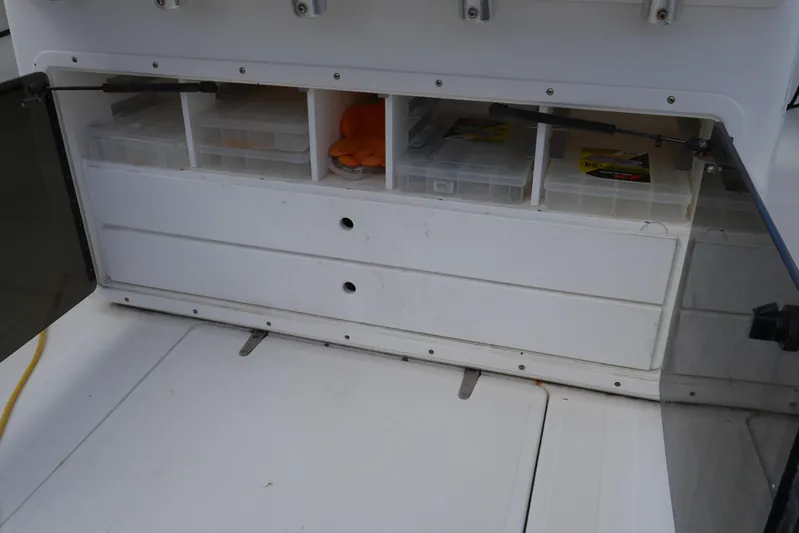 Finale Yacht Photos Pics 2004 Venture - Tackle