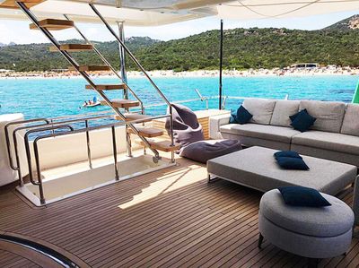 Yacht