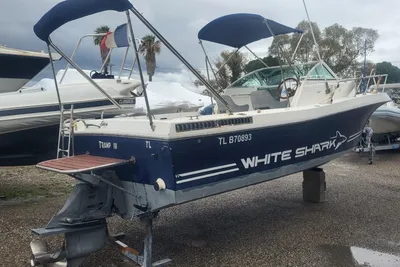 2002 White Shark 237